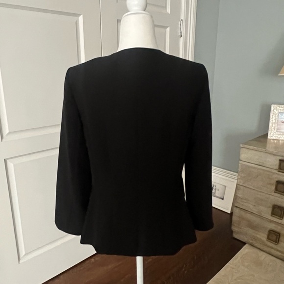 NWOT Donna Karan black Label black blazer, size 8 - Picture 3 of 3